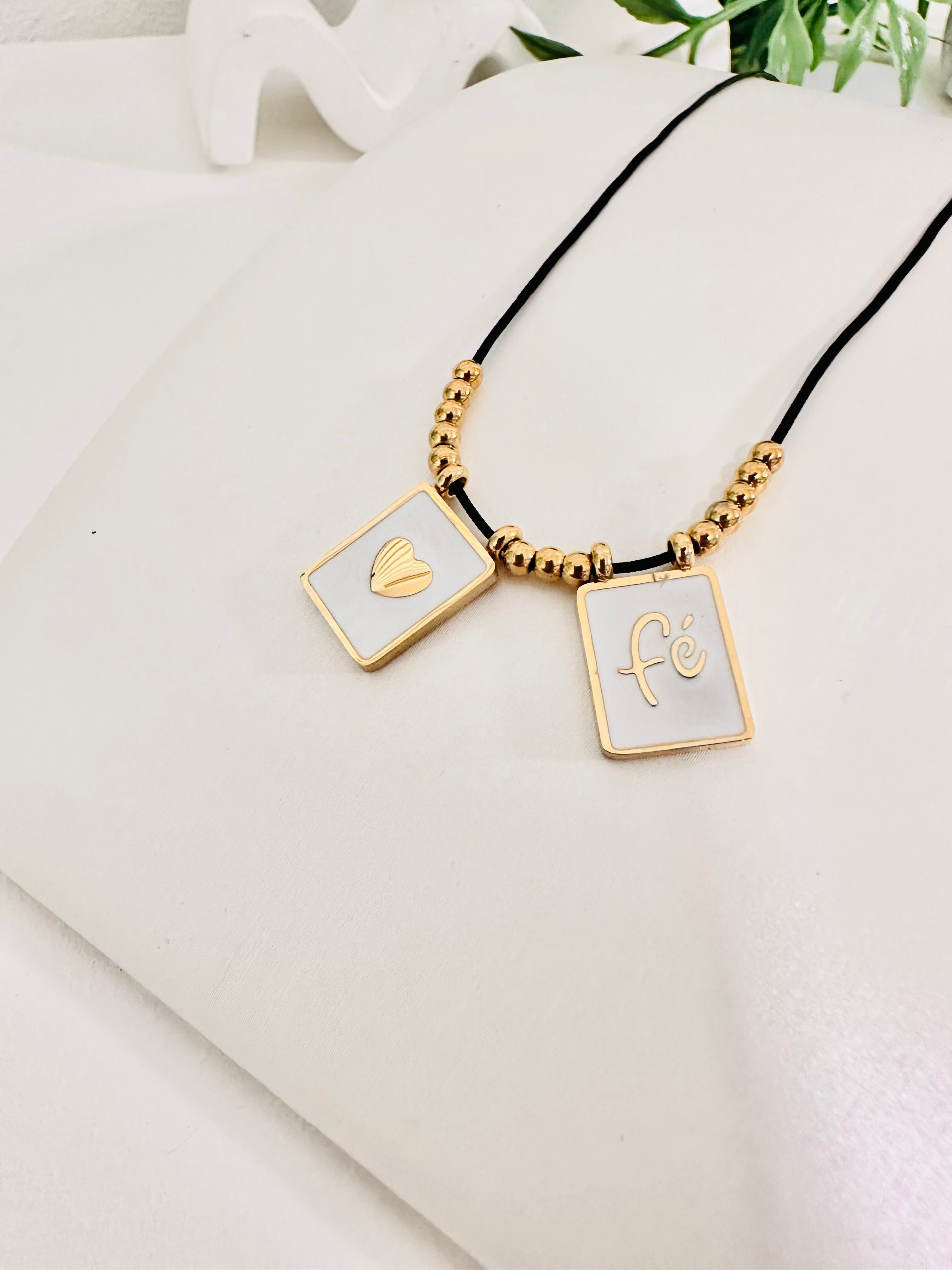 Fe y Amor Necklace