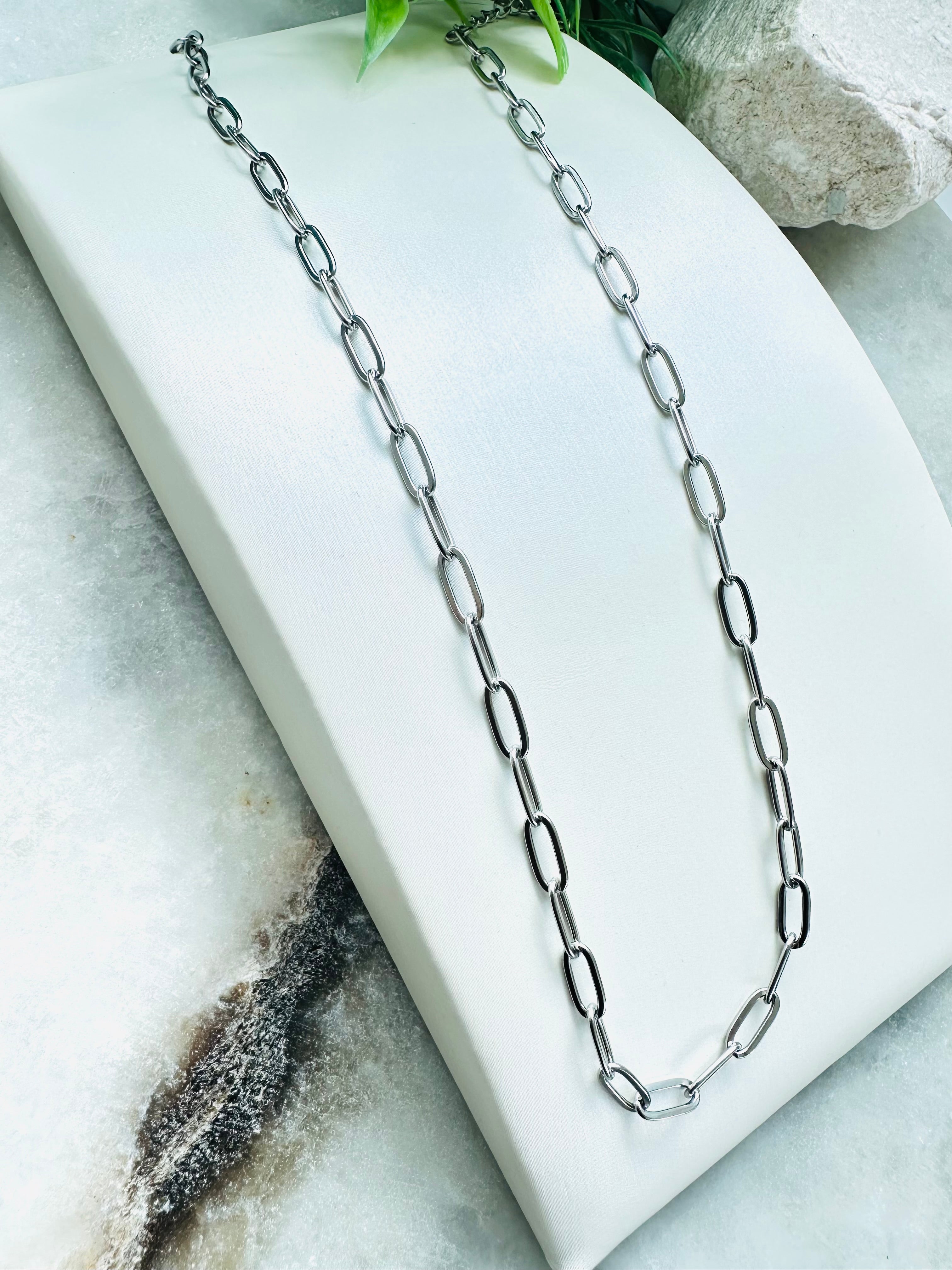 Thin Paper clip chain plateado